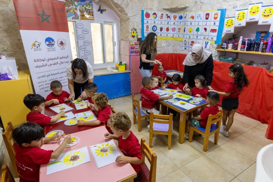 ورش الرسم وقراءة القصص تستقطب الأطفال في المدرسة الصيفية بجمعية سيدة البشارة بالقدس